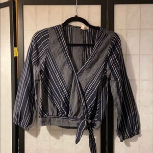 Crop top, side tie shirt